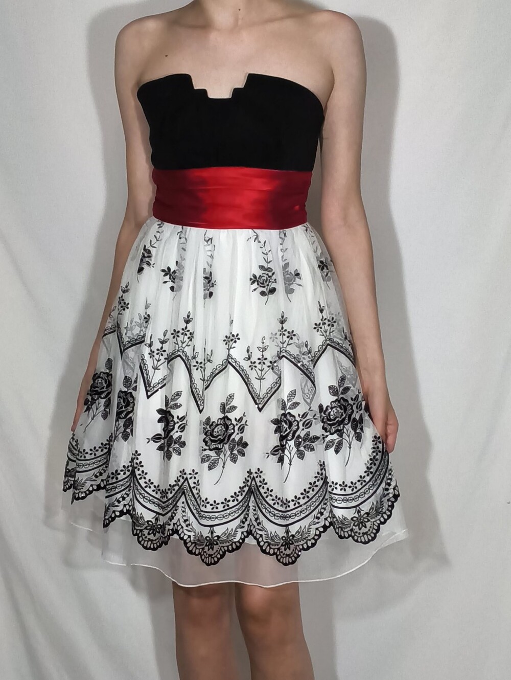 Trixxi Strapless Prom Dress – Black Red White